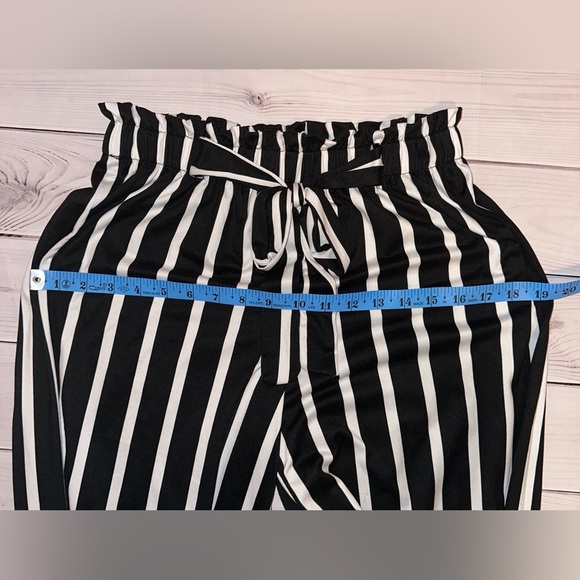 LA Gypsy Black and White Striped Women's Pants Size Medium 
Summer  Wide Leg 🔥🔥🔥 - Picture 4 of 6